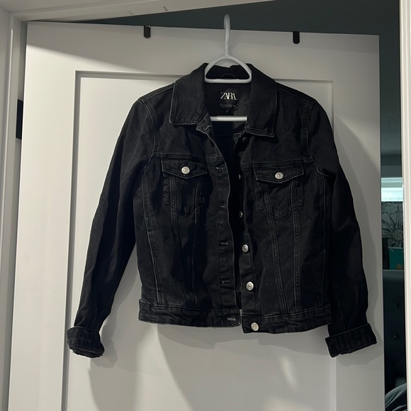 Black Zara jean jacket - Picture 1 of 3